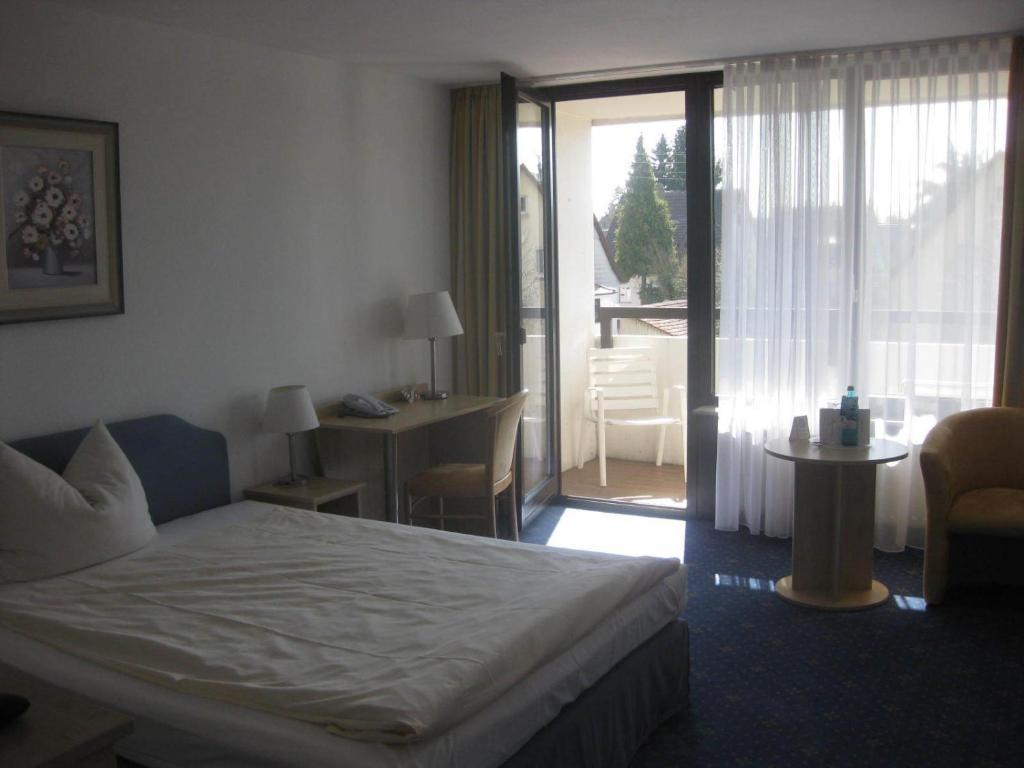 Hak Hotel Am Klostersee Зиндельфинген Номер фото