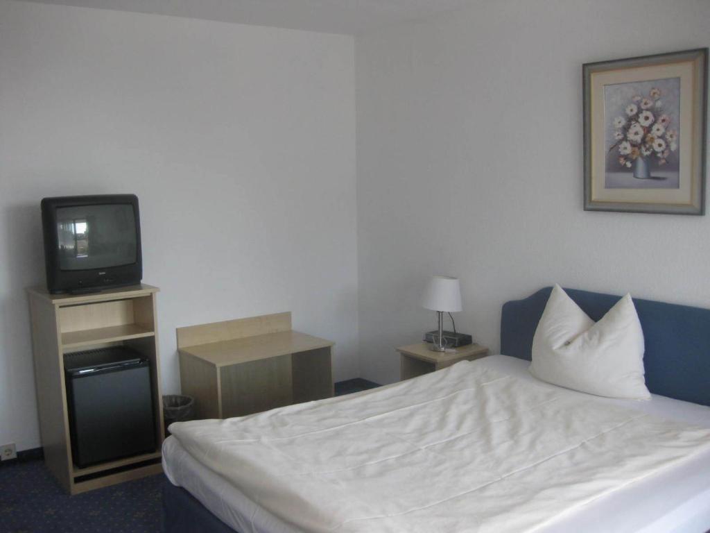 Hak Hotel Am Klostersee Зиндельфинген Номер фото