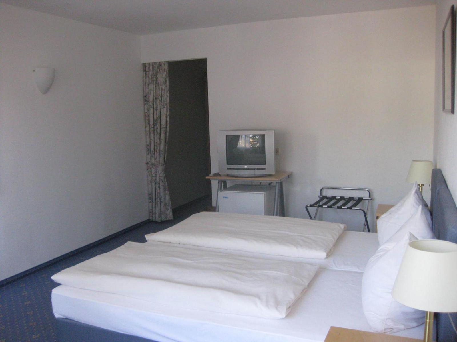 Hak Hotel Am Klostersee Зиндельфинген Экстерьер фото